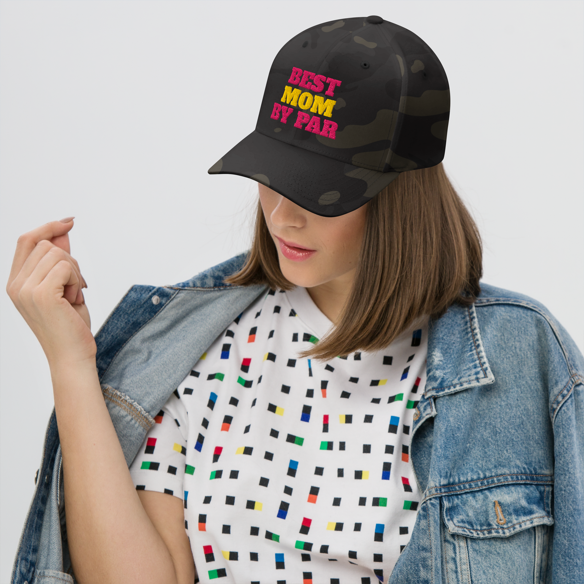 golf hat with best mom by par pink and yellow embroidery