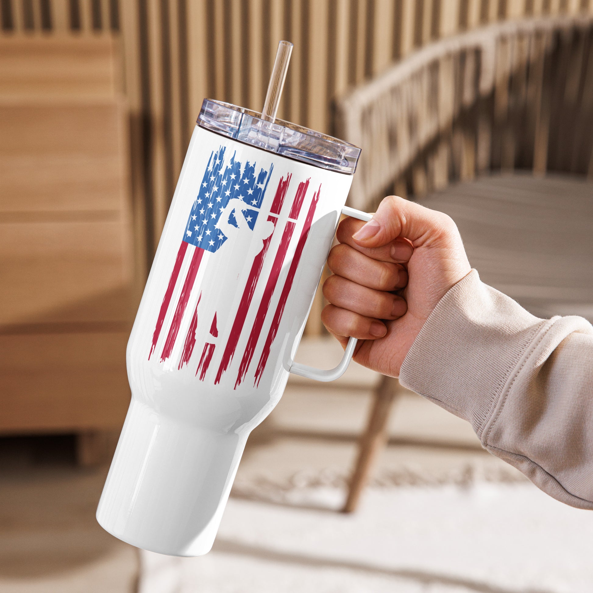 40oz golf mug with screw-on lid and straw included