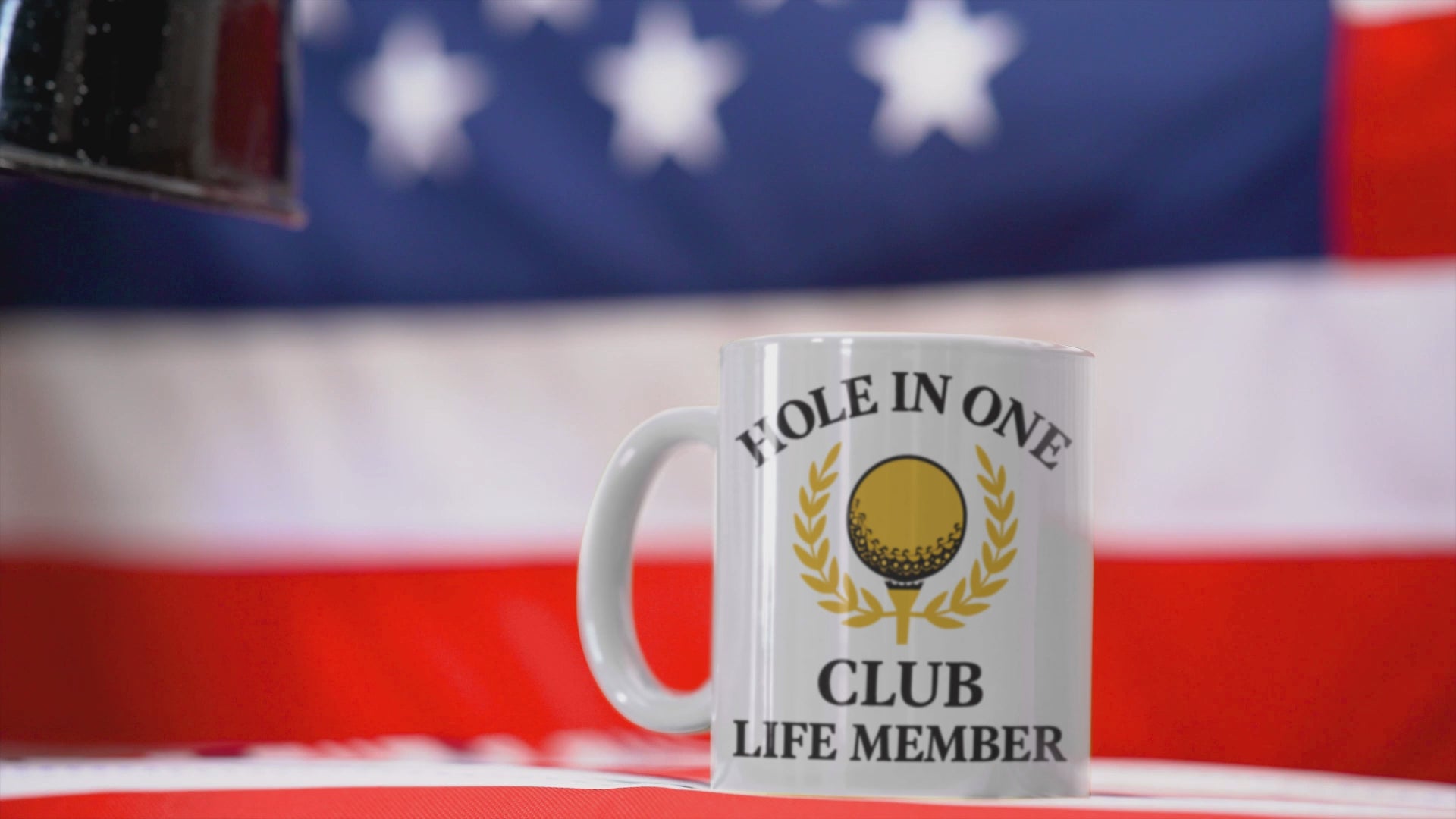 Elegant drinkware with championship-inspired golf design